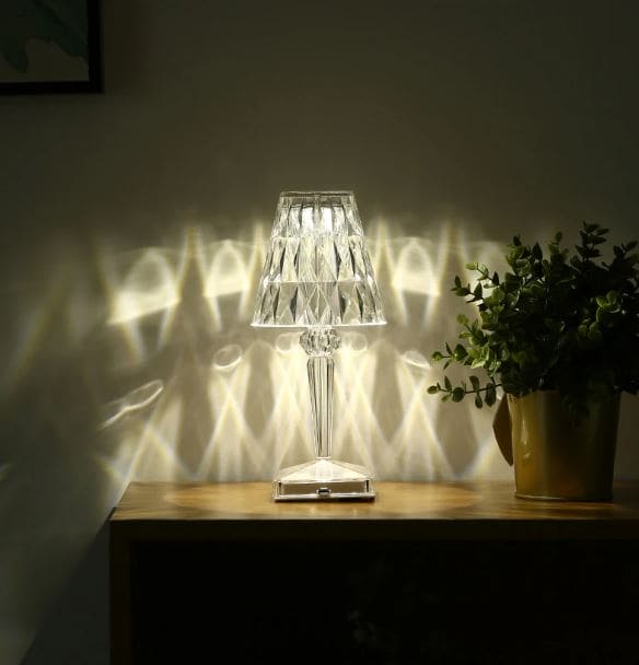 Crystaht ™ - Crystal effect candlestick lamp